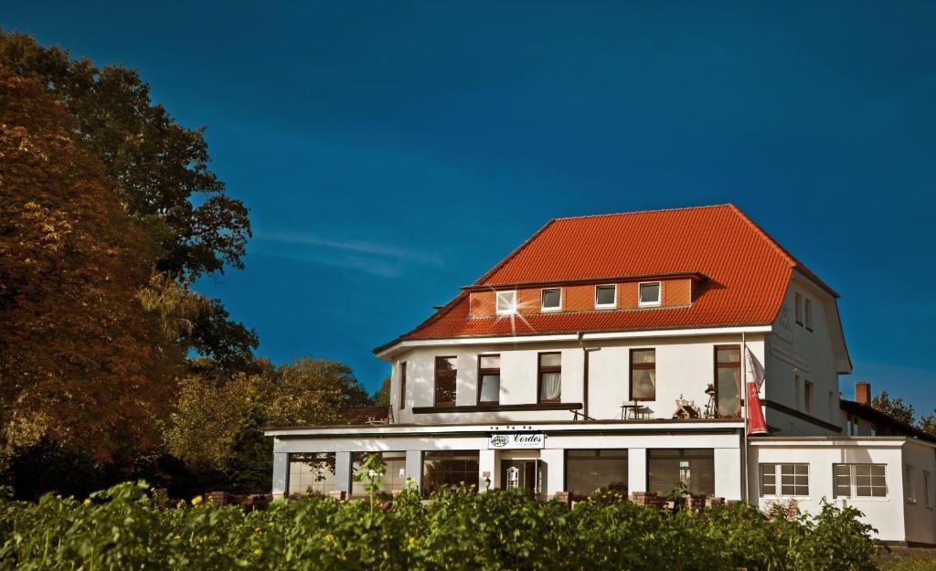 Akzent Hotel Cordes & Restaurant Am Rosengarten Sottorf ภายนอก รูปภาพ
