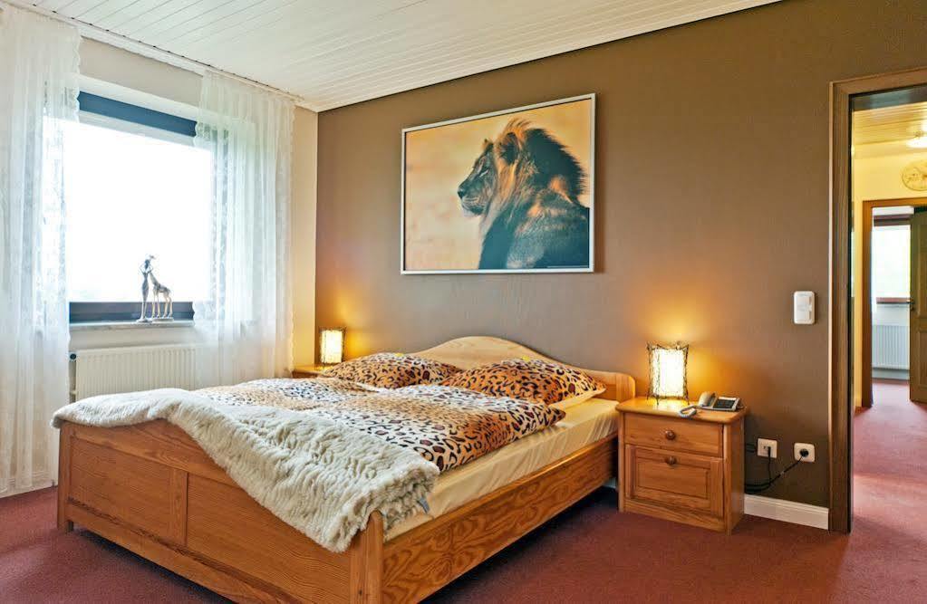 Akzent Hotel Cordes & Restaurant Am Rosengarten Sottorf ภายนอก รูปภาพ
