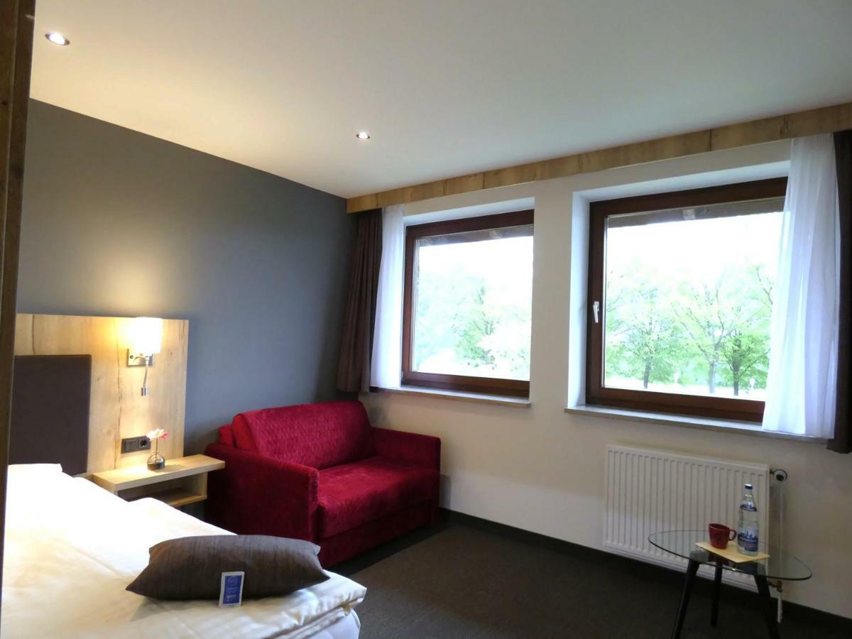 Akzent Hotel Cordes & Restaurant Am Rosengarten Sottorf ภายนอก รูปภาพ